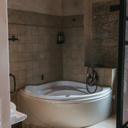 Brazzo Di Maina Oitilon